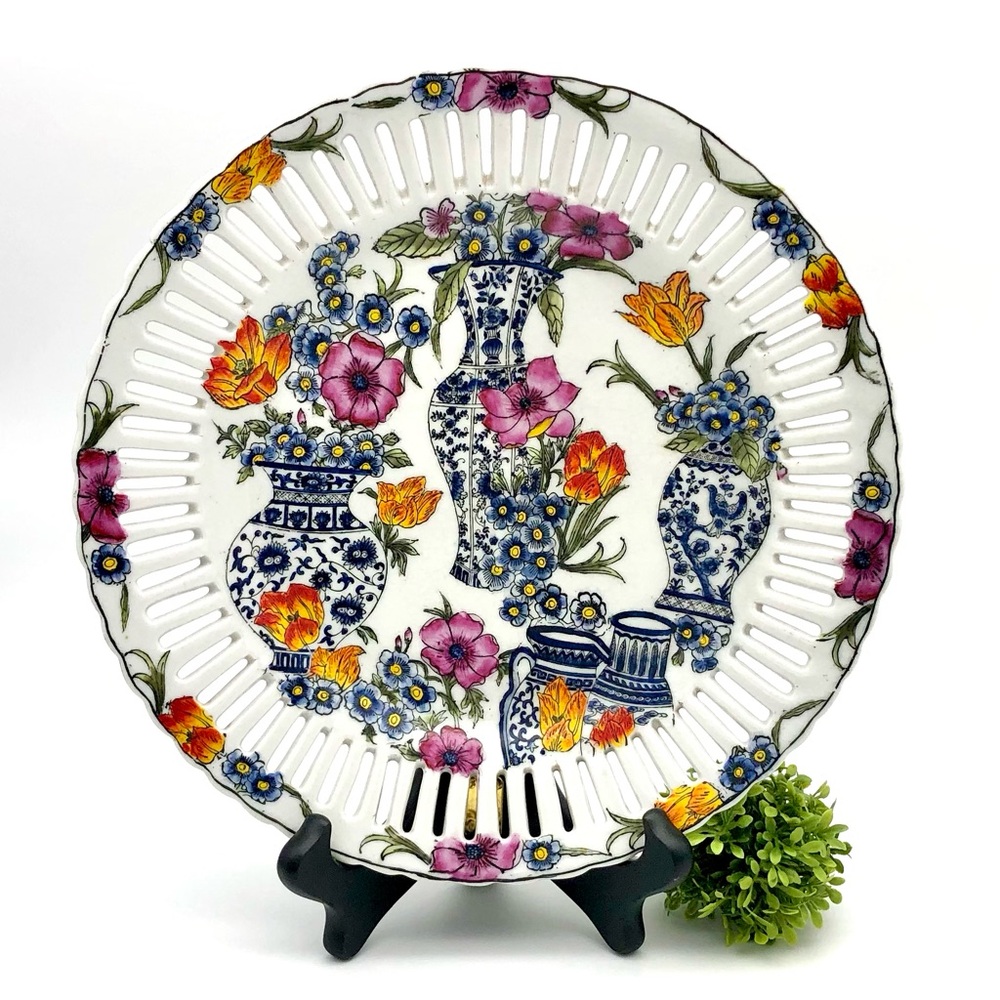 Reticulated Wall Plate JUWC United Wilson 1897 Vibrant Florals Blue White Vases
